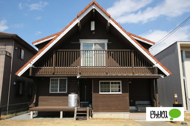 切妻屋根のシルエットが特徴のすまいです♪