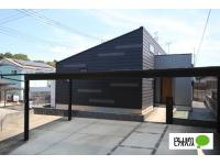 モダンなシルエットを醸し出す片流れ屋根のすまい