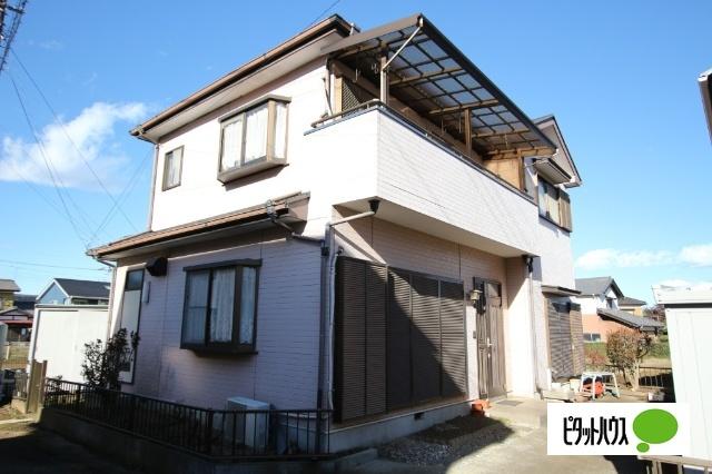 西側の出窓がアクセントの外観