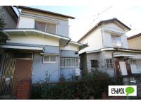 敷地内に建物が2棟建っています。