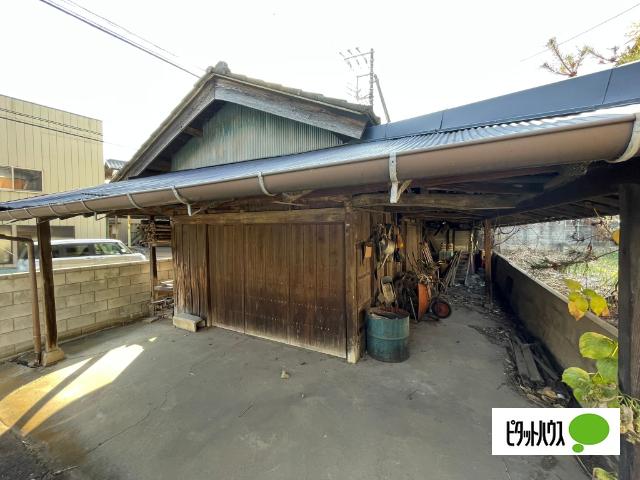 納屋（建築時期、床面積不詳・未登記）