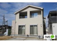 陽当たり良好な南面開口、上質感あるシンプルモダンな外観