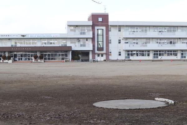 北上市立上野中学校：297m