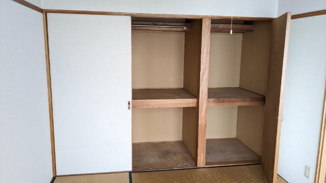 ハイツウィステリア2号棟（204） 収納