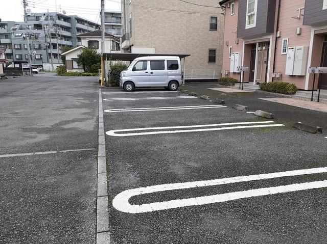 ＬＡＵＲＥＬ（202） 駐車場