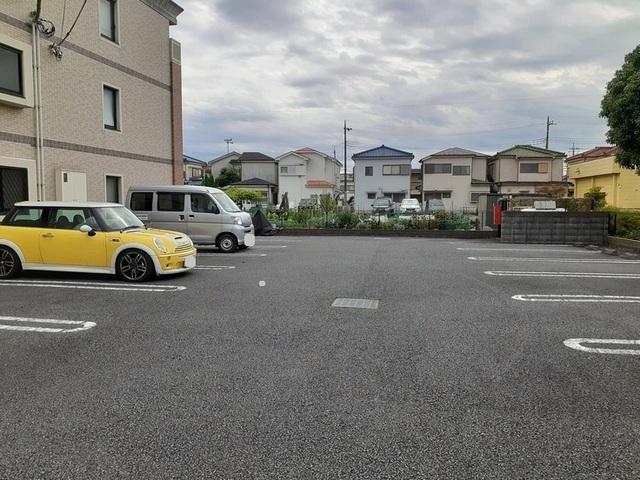 オネスティ　ユー　カレント（205） 駐車場