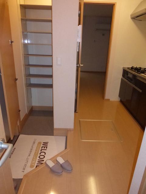 カーサリリオ（105） 玄関