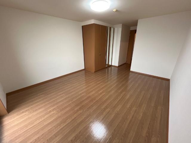 グランドイースト 部屋画像