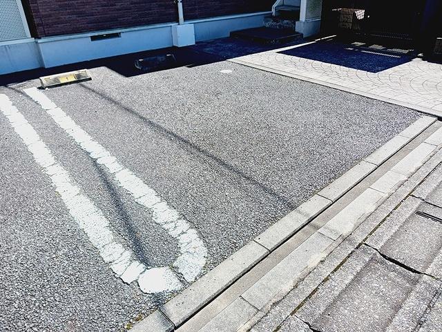 ル・シェモア（105） 駐車場