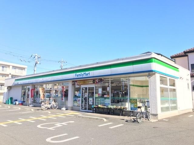 ファミリーマート：220m