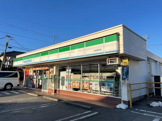ファミリーマート：600m
