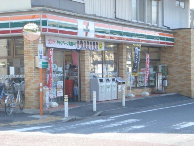 セブンイレブン新狭山2丁目店：208m