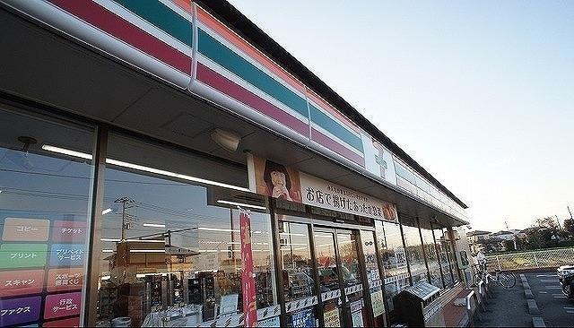 セブン-イレブン 狭山下奥富店：1500m