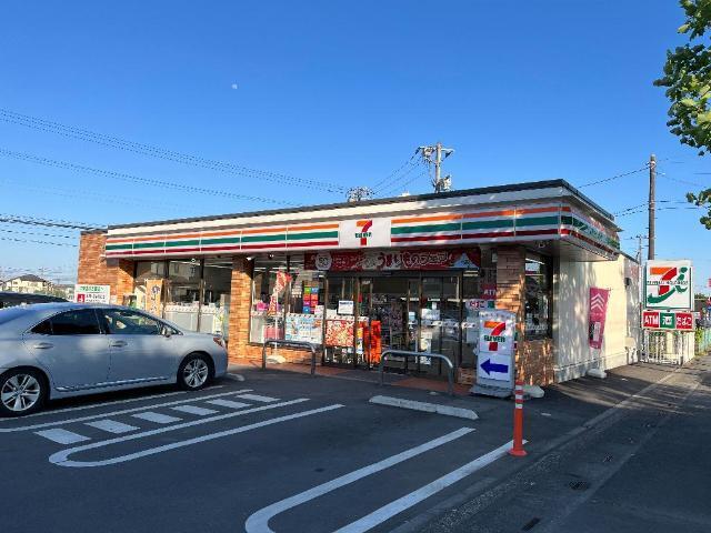 セブンイレブン毛呂山岩井店：925m