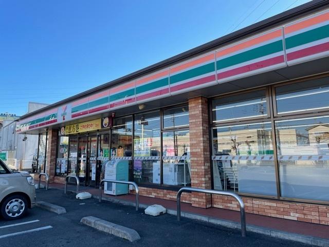 セブンイレブン：450m