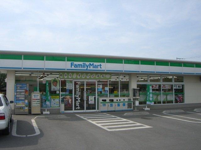 ファミリーマート一本松駅北店：364m