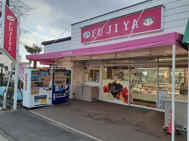不二家 武蔵高萩店：400m