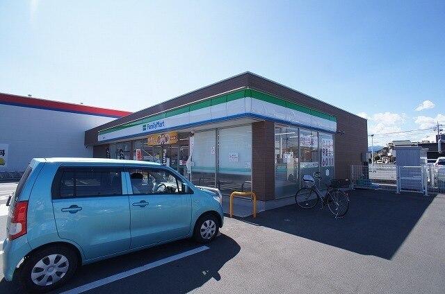 ファミリーマート 飯能岩沢店：400m
