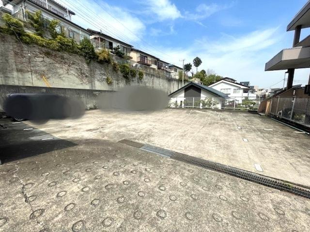 農住メゾン霞（305） 駐車場