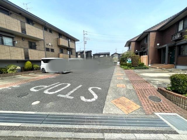 モンソレーユ　Ｃ（102） 駐車場
