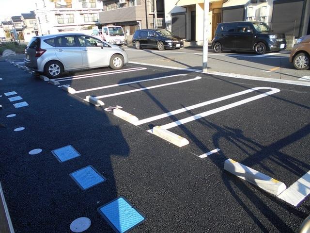 レセーナ（103） 駐車場