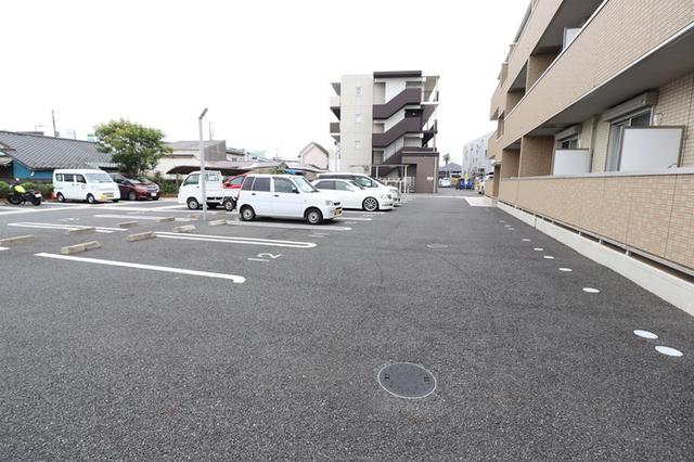 レッドウッド　Ⅱ（105） 駐車場