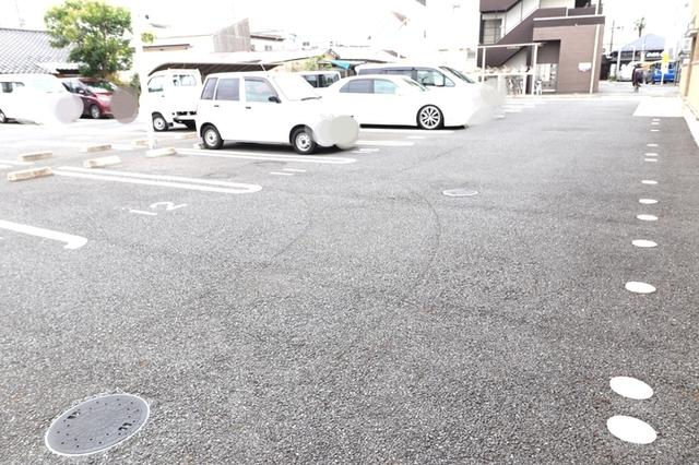 レッドウッド　Ⅱ（105） 駐車場