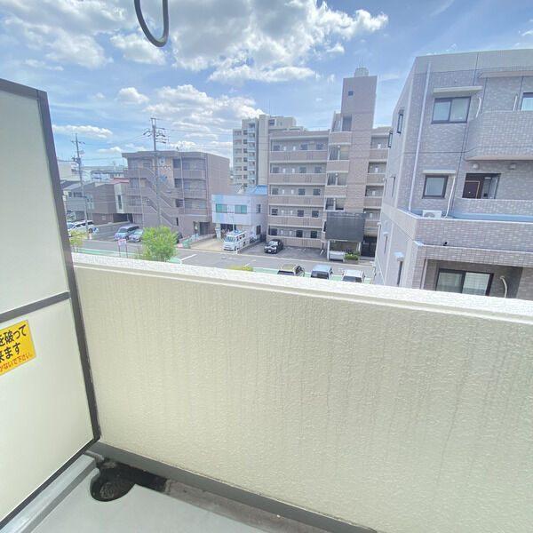 ファミール寿（302） バルコニー