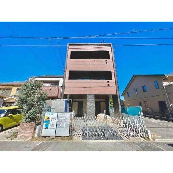 庄内通駅より徒歩12分 築3年9ヶ月 3階建の賃貸物件