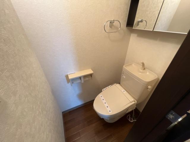 レフュージ川沿 トイレ