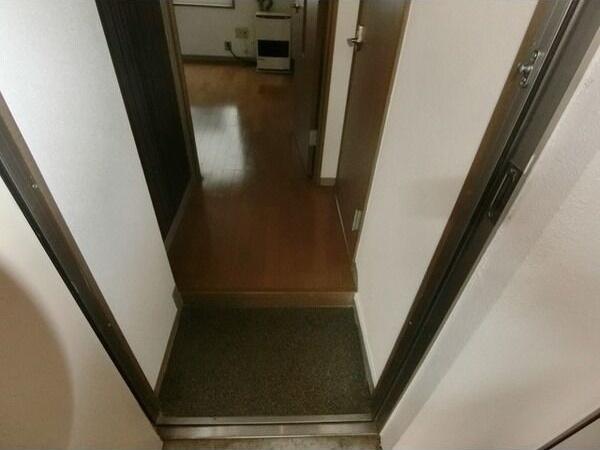 シャネル澄川 玄関