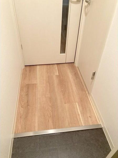プレシャスレジデンス元町 玄関