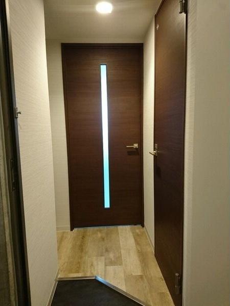 イングレッソ南7条 玄関