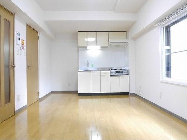 サンライズ山本III 室内