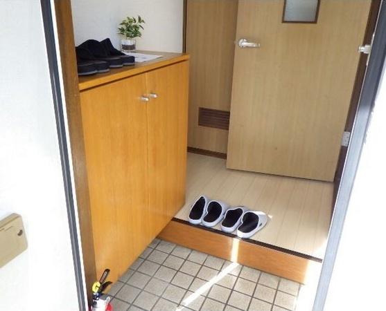 メゾンド若松 玄関