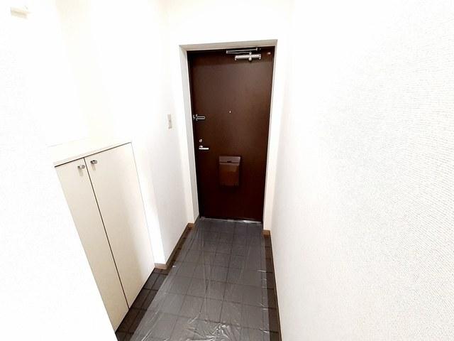 ヴィラエルンテ平和通Ⅰ（103） 玄関