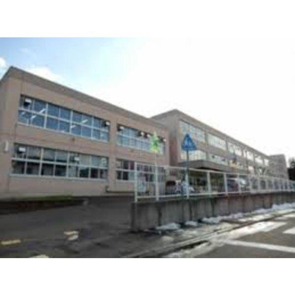 札幌市立白石小学校：1081m
