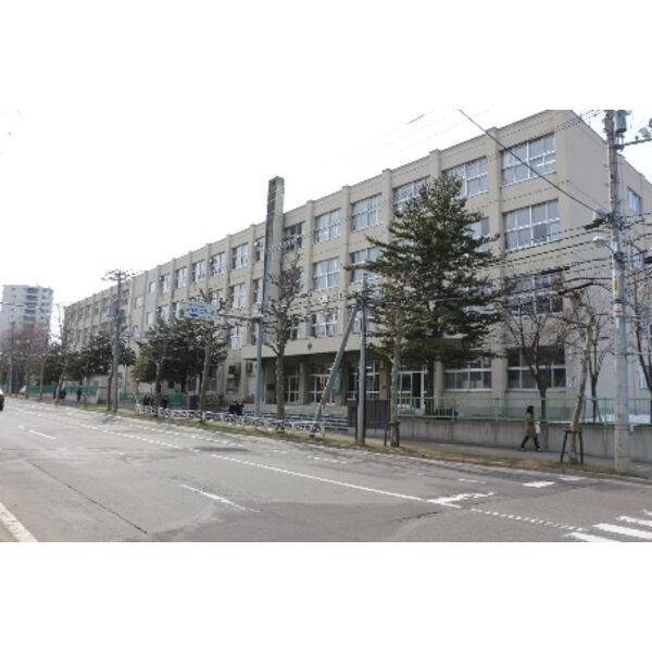 札幌市立八条中学校：1125m