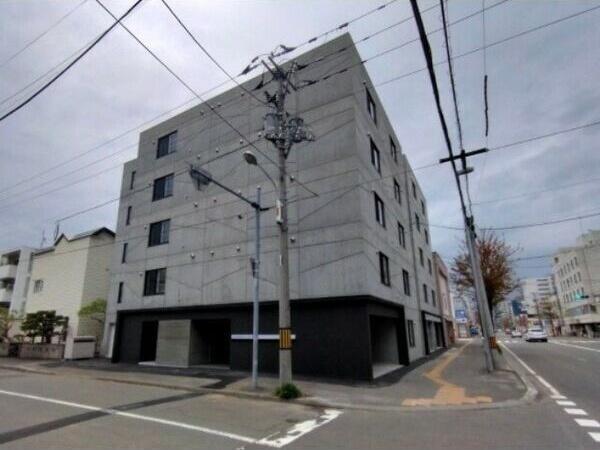 トラストコート北九条（305） 外観