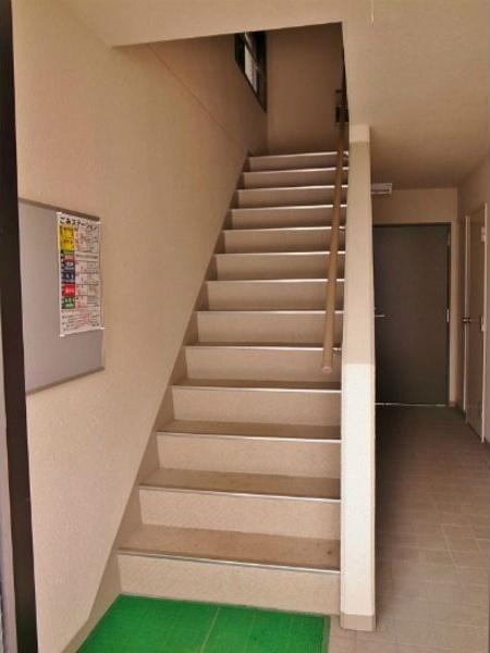 札幌市白石区中央三条マンション ロビー