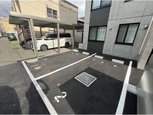 LIISA円山裏参道 駐車場