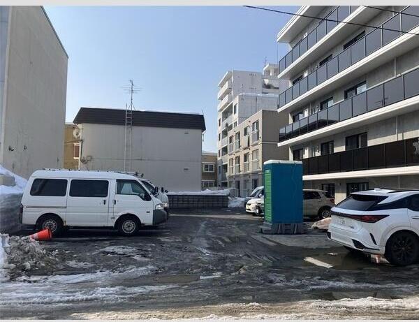 S-RESIDENCE北大前ascent 駐車場