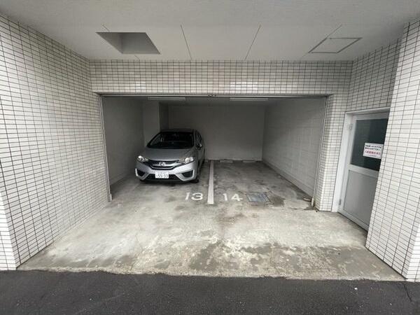 クリオ中の島壱番館 駐車場