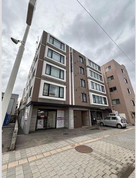 アルファスクエア南4西15 エントランス