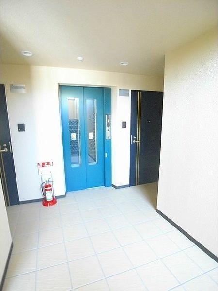 プレジャー桑園 エントランス