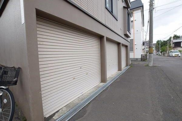 ヴェルデュール東 駐車場