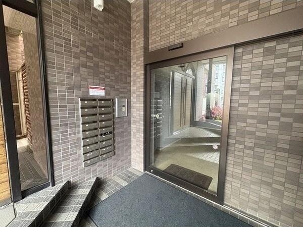 山鼻コンパウンド ロビー