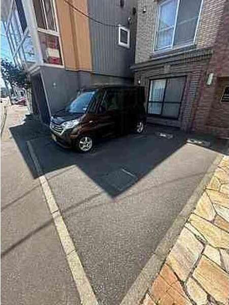 札幌市白石区東札幌二条マンション 駐車場