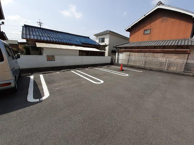 サン　フォレスト（201） 駐車場