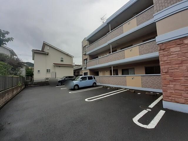 ベル　コリーヌ（103） 駐車場